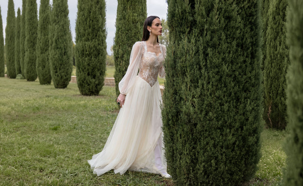 <h2>Shine bright in white</h2>